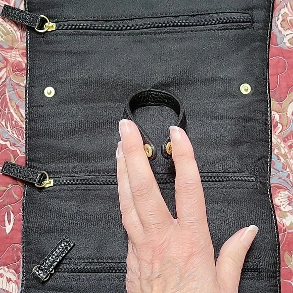 EUC- Vegan Leather Roll Up Travel Jewelry Case - Picture 3 of 6